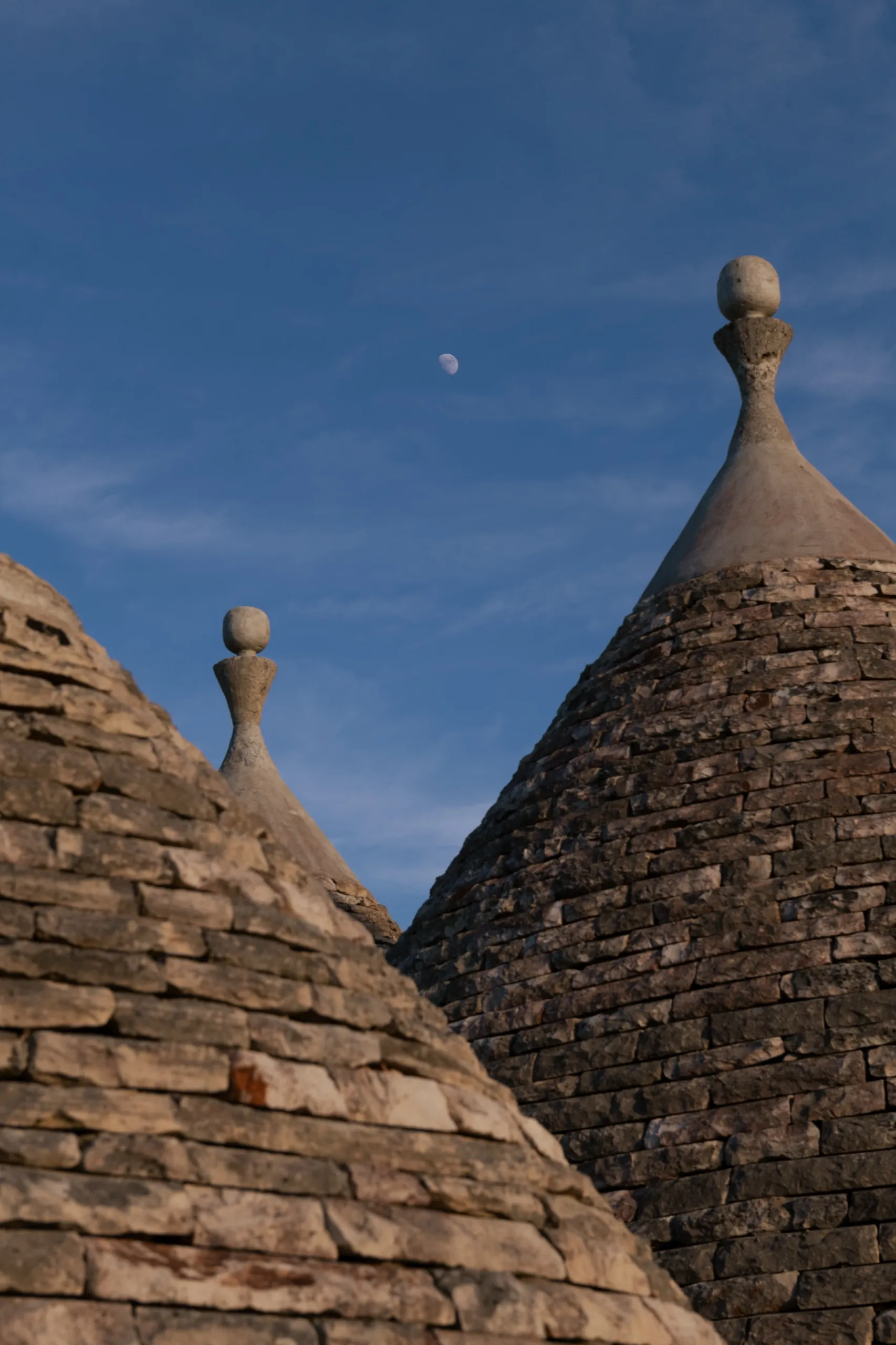 La lune au-dessus des trulli